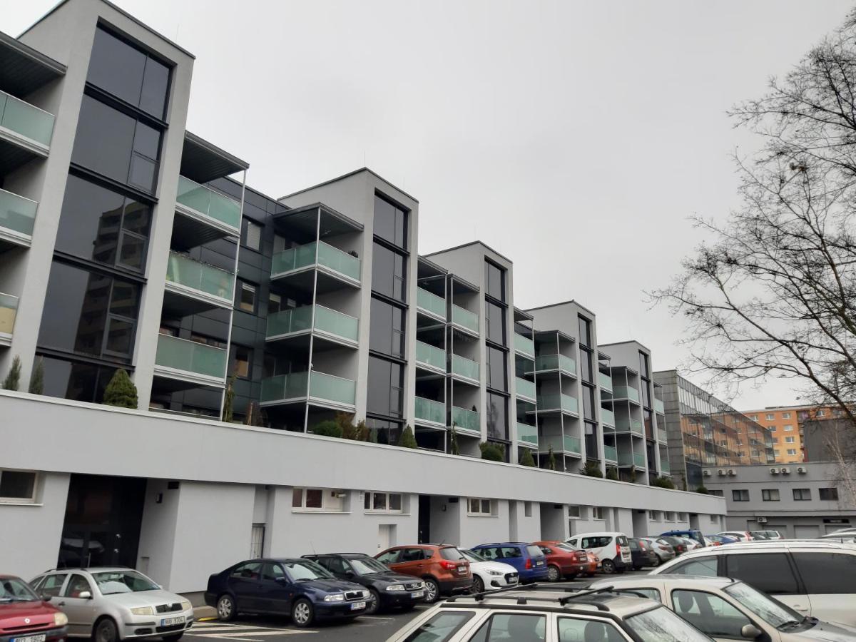 Prague Apartment In Most Near Golf Club, Aqua-Hipo-Autodrom In Most Eksteriør bilde